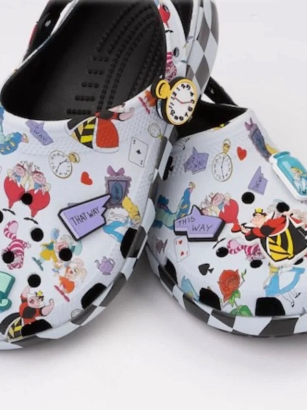Disney Alice in Wonderland Crocs Limited Edition - Picture 4 of 9